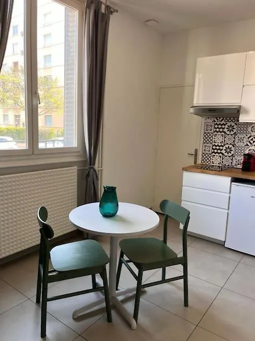 Appartement Le Pressense à Vénissieux