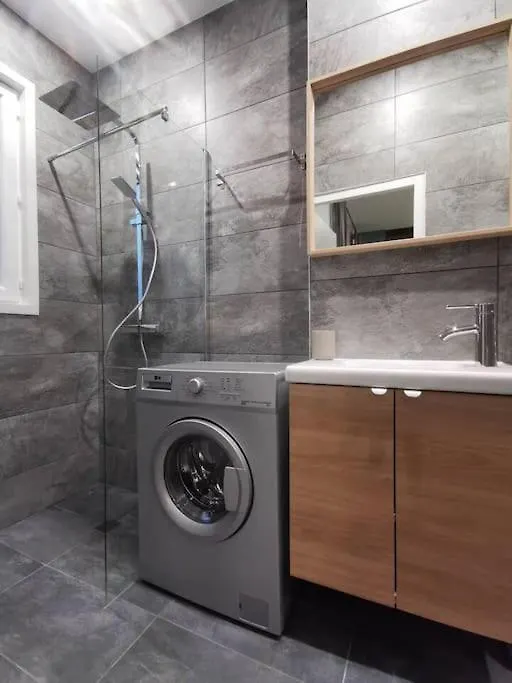 Appartement Le Pressense à Vénissieux 0*,  France